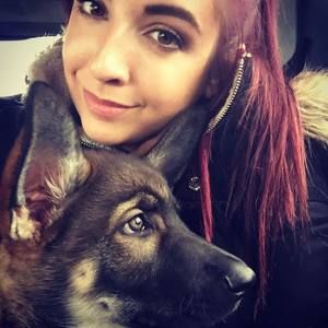 Meet your Posher, Danielle